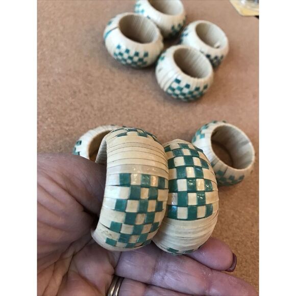Napkin Rings Set Of 8 Rattan Napkin Holders Woven Napkin Rings Beige Green - Picture 4 of 4